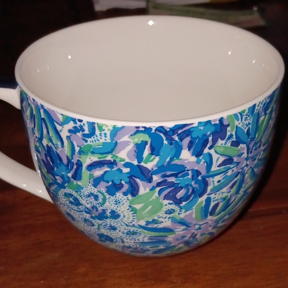 Lilly Pulitzer Blue Floral Mug ■ Gold-Toned Handle - Picture 3 of 6